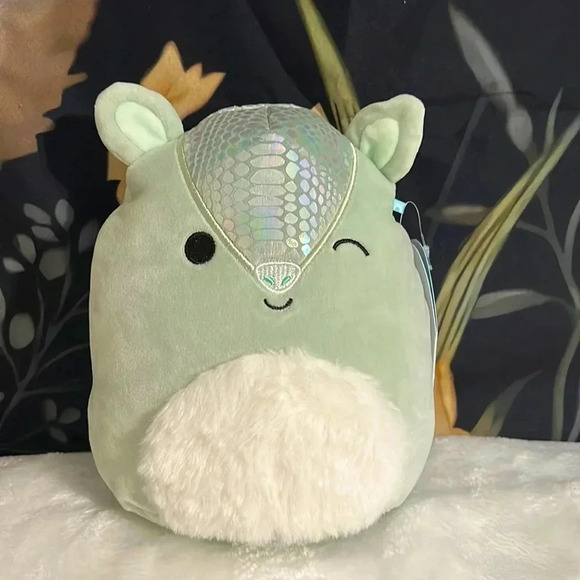 🦖 💚✨ NWT 7” Squishmallows  “Arilla” the Armadillo ✨💚 - Picture 1 of 7